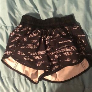 Lulu lemon shorts!!